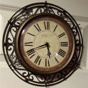 Sterling & Noble Wall Clock ~ Vintage ~ 12 Inches ~ Excellent Condition
